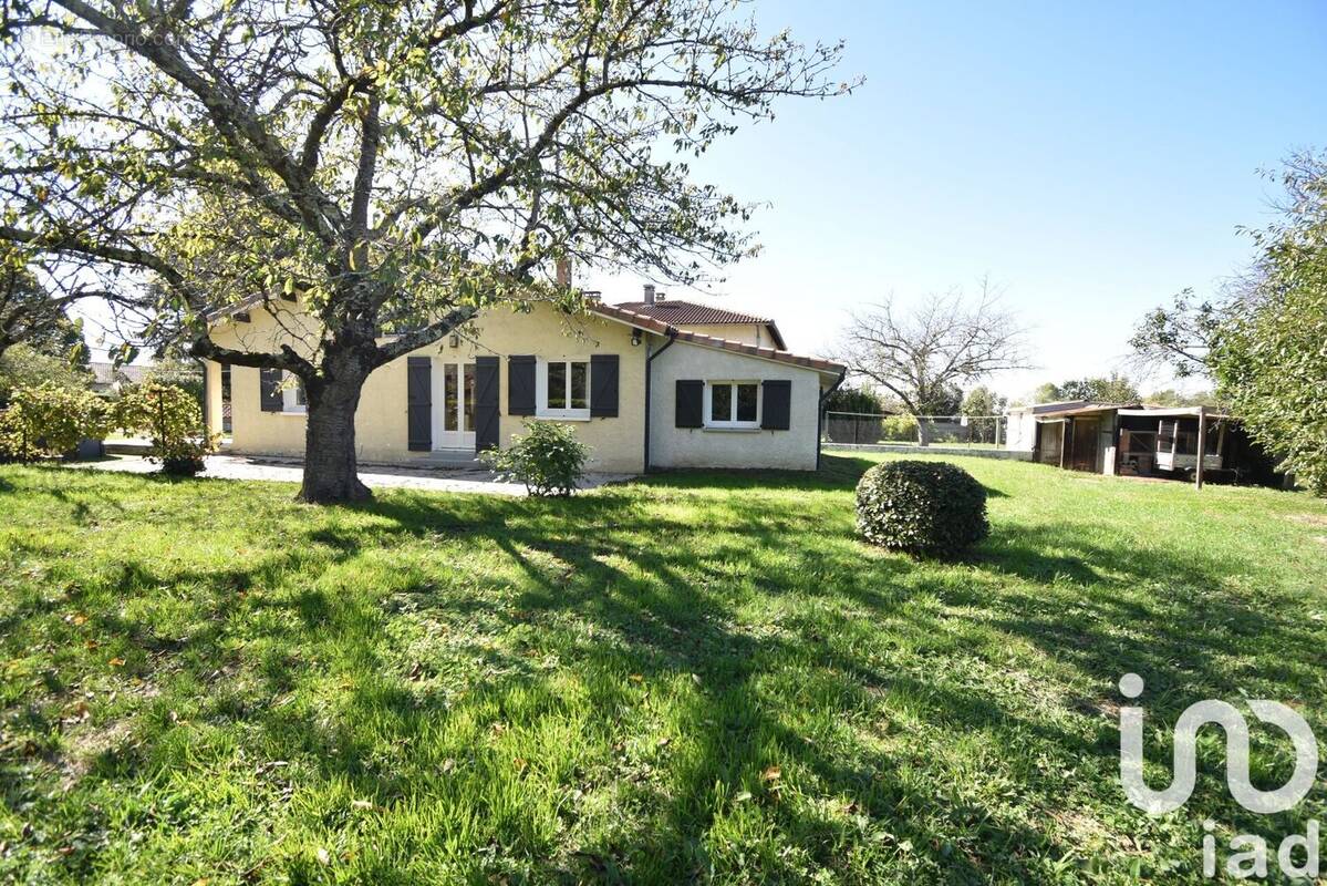 Photo 1 - Maison à PINS-JUSTARET