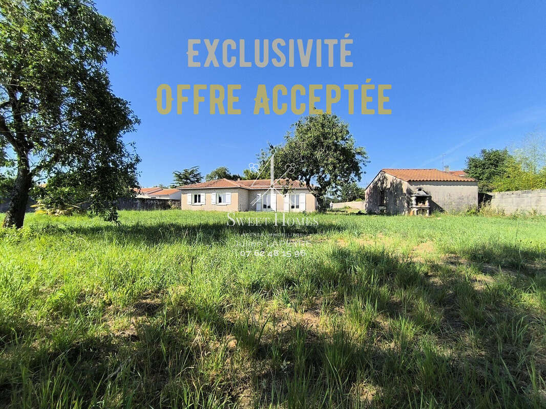 Maison à ROULLET-SAINT-ESTEPHE