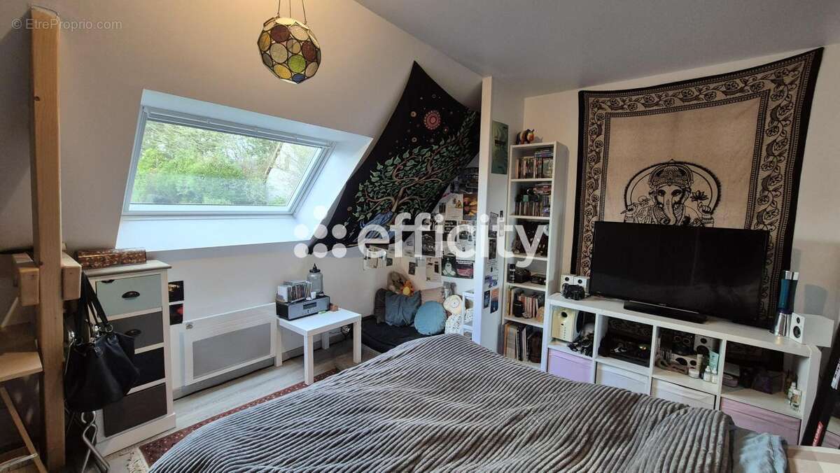 Maison 100 m² à Maisons  - photo 8