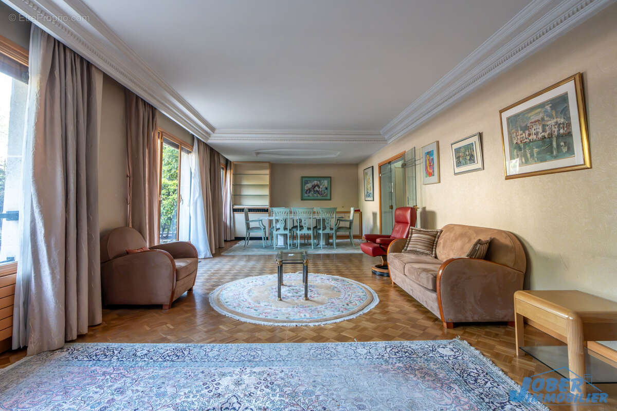 Appartement à NOGENT-SUR-MARNE