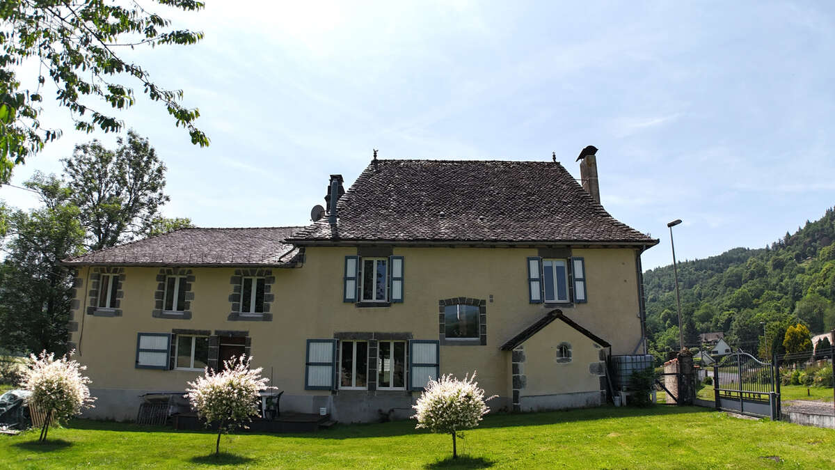 Maison à LAROQUEVIEILLE