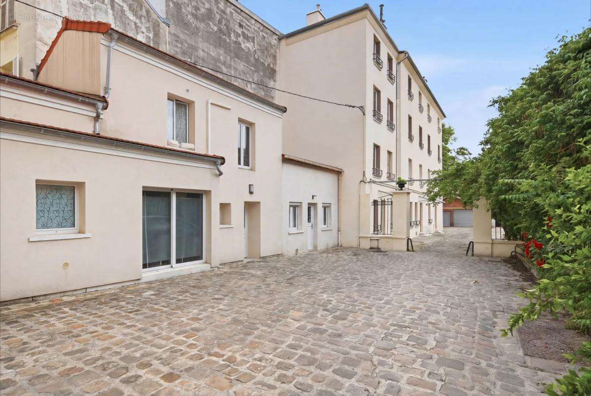 Appartement à CHARENTON-LE-PONT