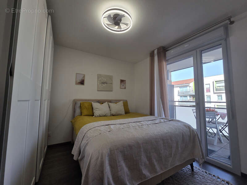 Appartement à MEYZIEU