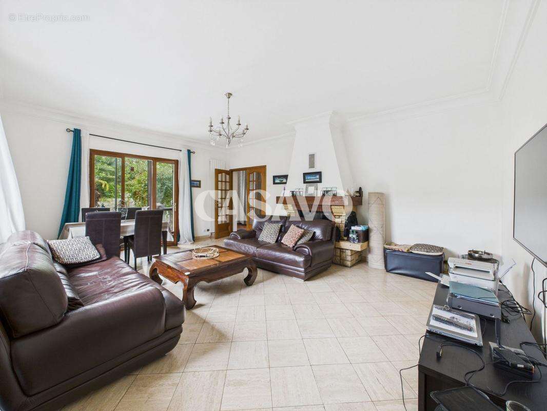 Maison à SARTROUVILLE