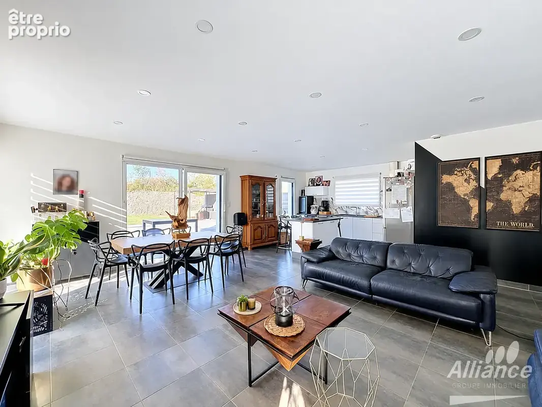 Maison contemporaine avec piscine - MEROUX-MOVAL - photo 2