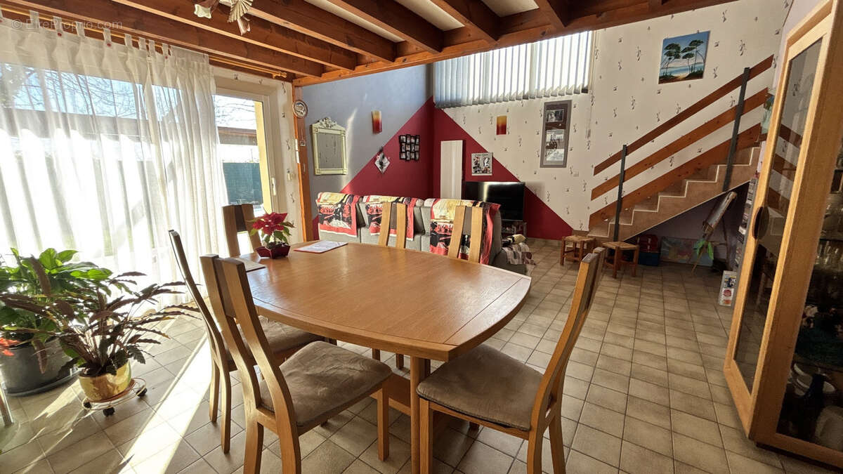 Maison à CERNUSSON