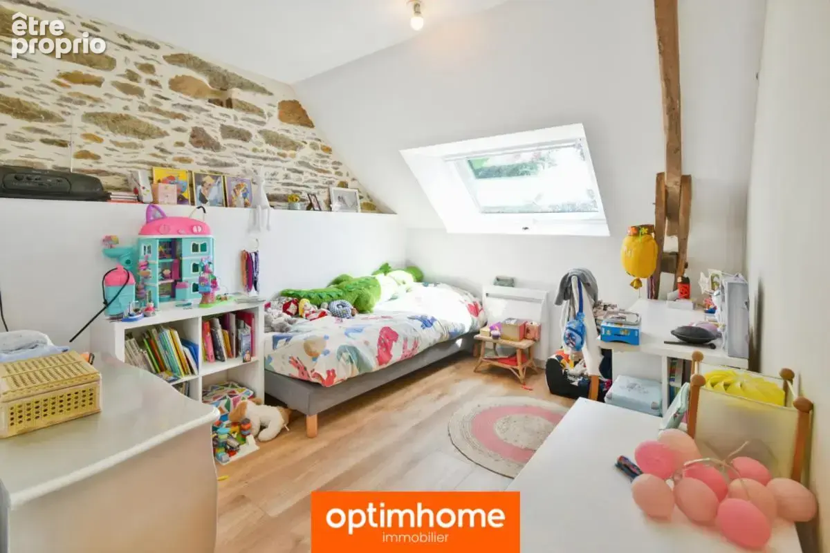 Maison en pierre rénovée de 120 m² - Goven - photo 10
