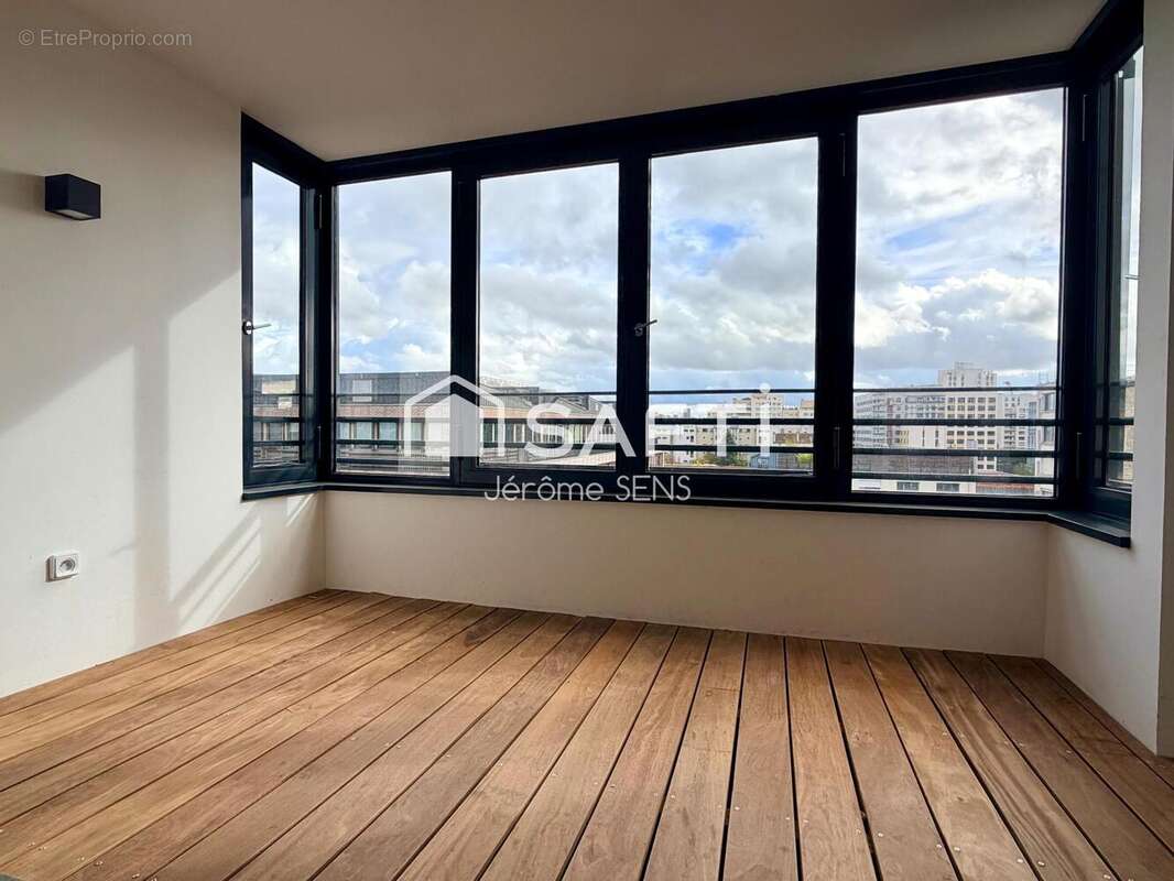 Photo 4 - Appartement à COURBEVOIE
