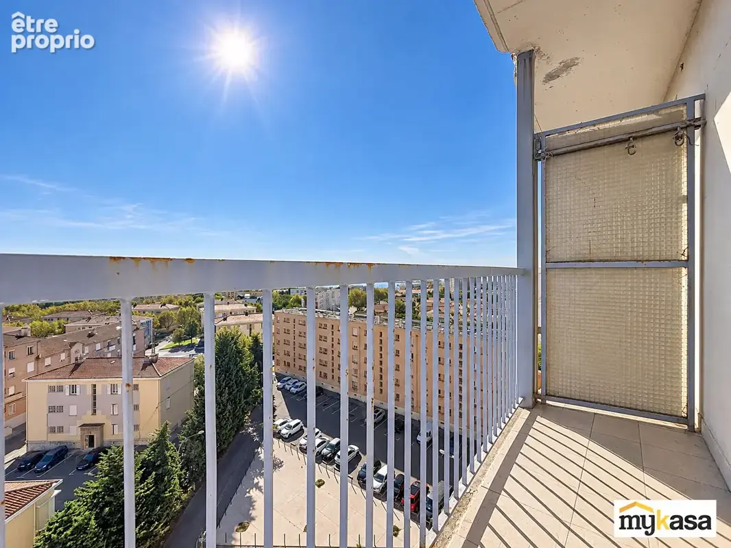 Appartement Port De Bouc  1 pièce(s) 28 m2  avec balcon vue mer et cave - photo 10