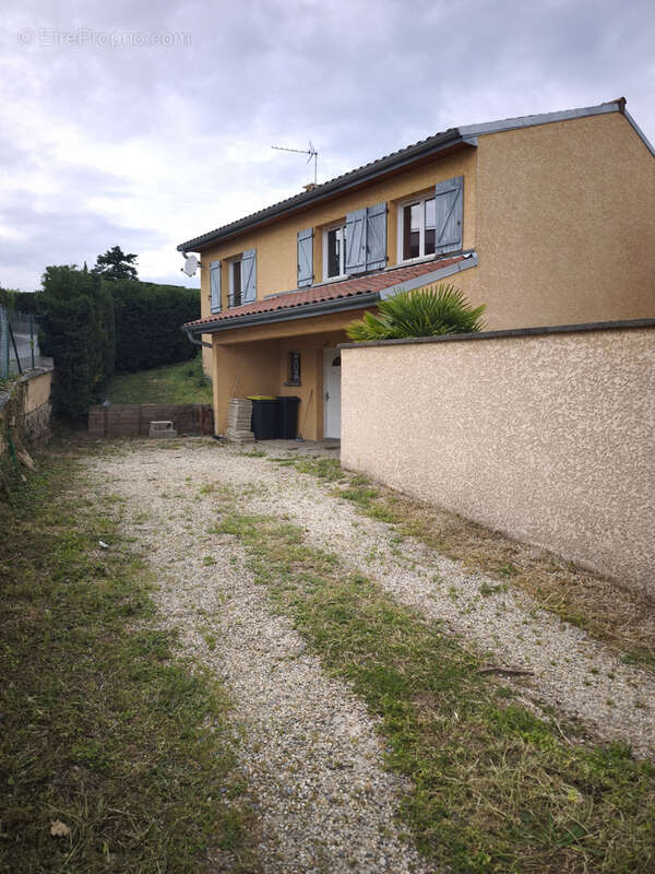 Maison à MONTAGNY