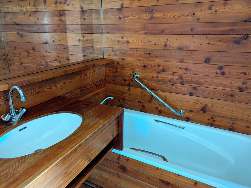 Maison à LES CHAPELLES