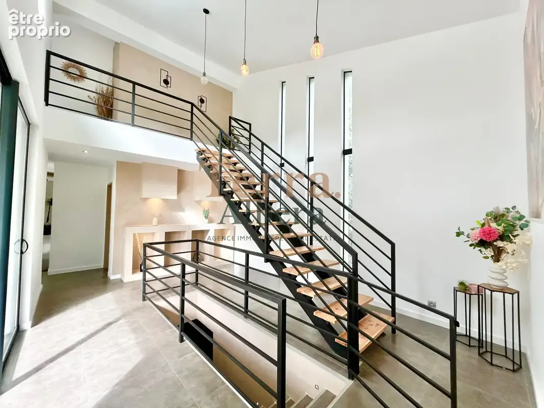 Villa Contemporaine avec piscine, studio indépendant, et grand garage atelier - photo 24