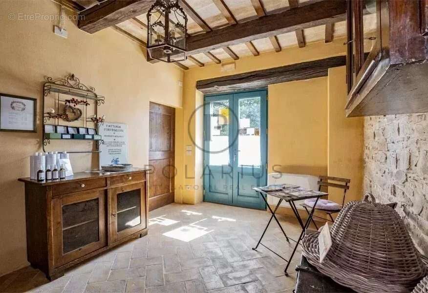 Ferme avec appartements, laboratoire de transformation et boutique à la ferme — Le Marche - photo 5