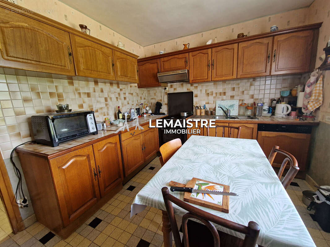 Maison - proche St-Romain - 100 m² - 4 chambres - sous-sol complet - jardin arboré - photo 4