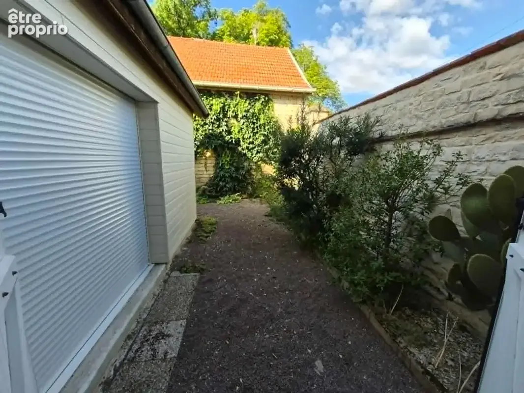 Du charme, de beaux volumes et du calme? une maison à découvrir à Vaudrémont ! - photo 9