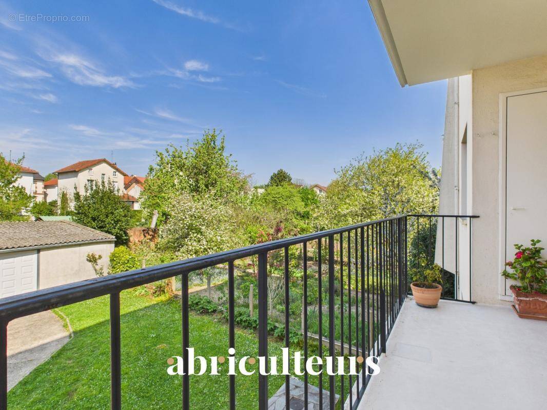 Appartement à BOURG-LA-REINE
