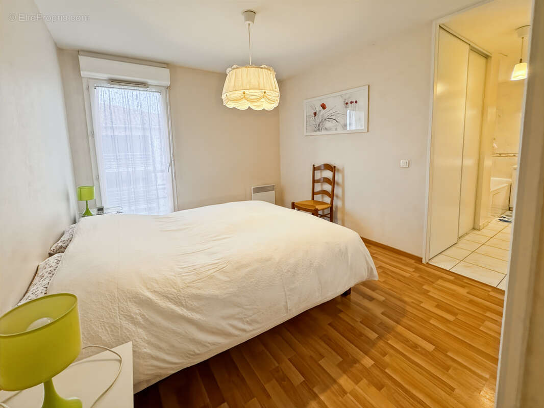 Appartement à PAREMPUYRE