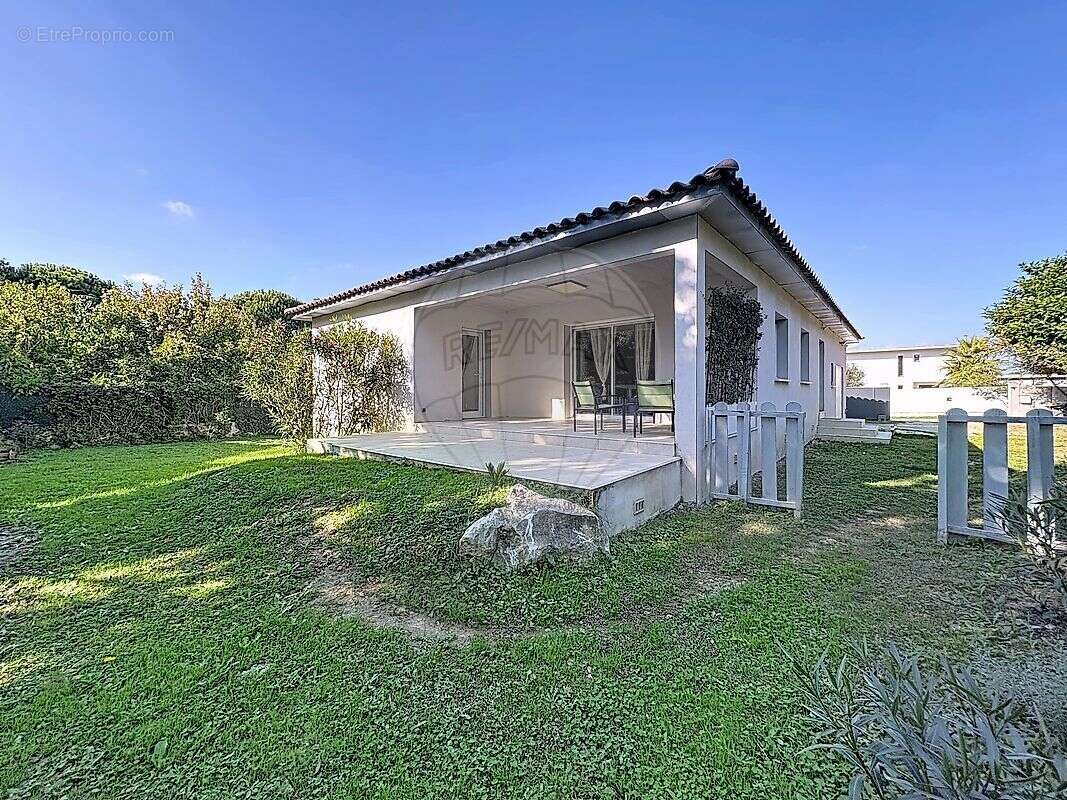 Maison à SAINTE-ANASTASIE