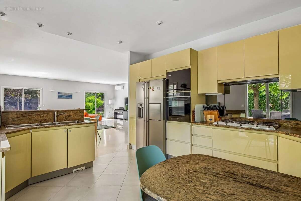 Le vesinet sud, 8 mn rer, maison contemporaine de 261 m² - 5 chambres - terrain 1000 m² - photo 8