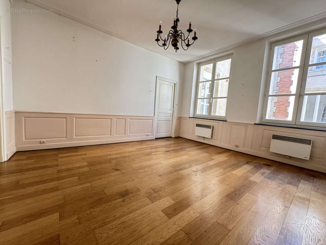 Nancy / centre ville f4 de caractere 104m2 + caves - photo 3