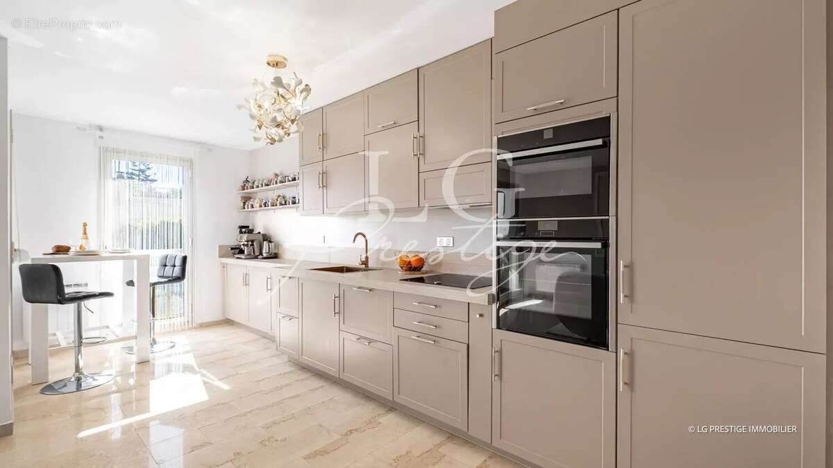 Appartement à MANDELIEU-LA-NAPOULE