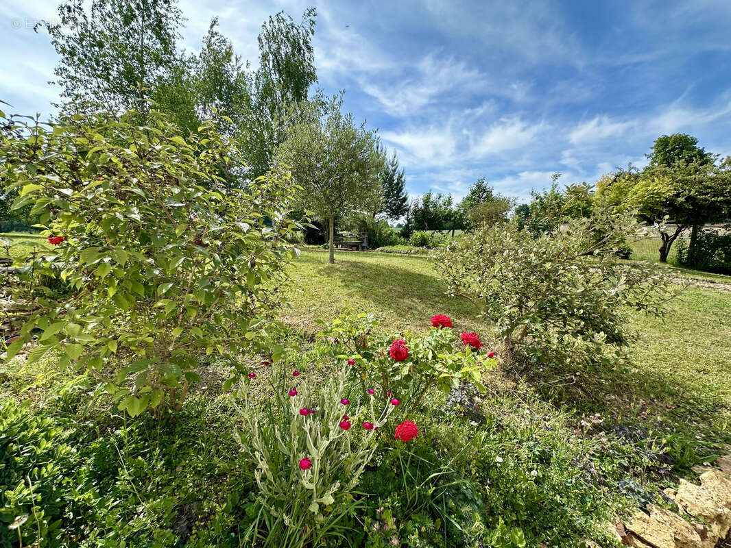 Maison à SAINT-SAUVEUR-SUR-ECOLE