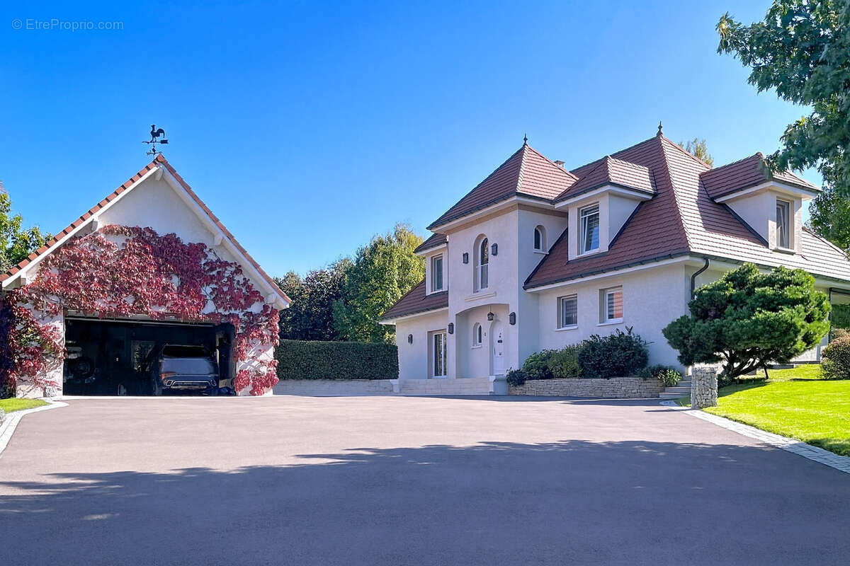 Maison à DANNEMARIE