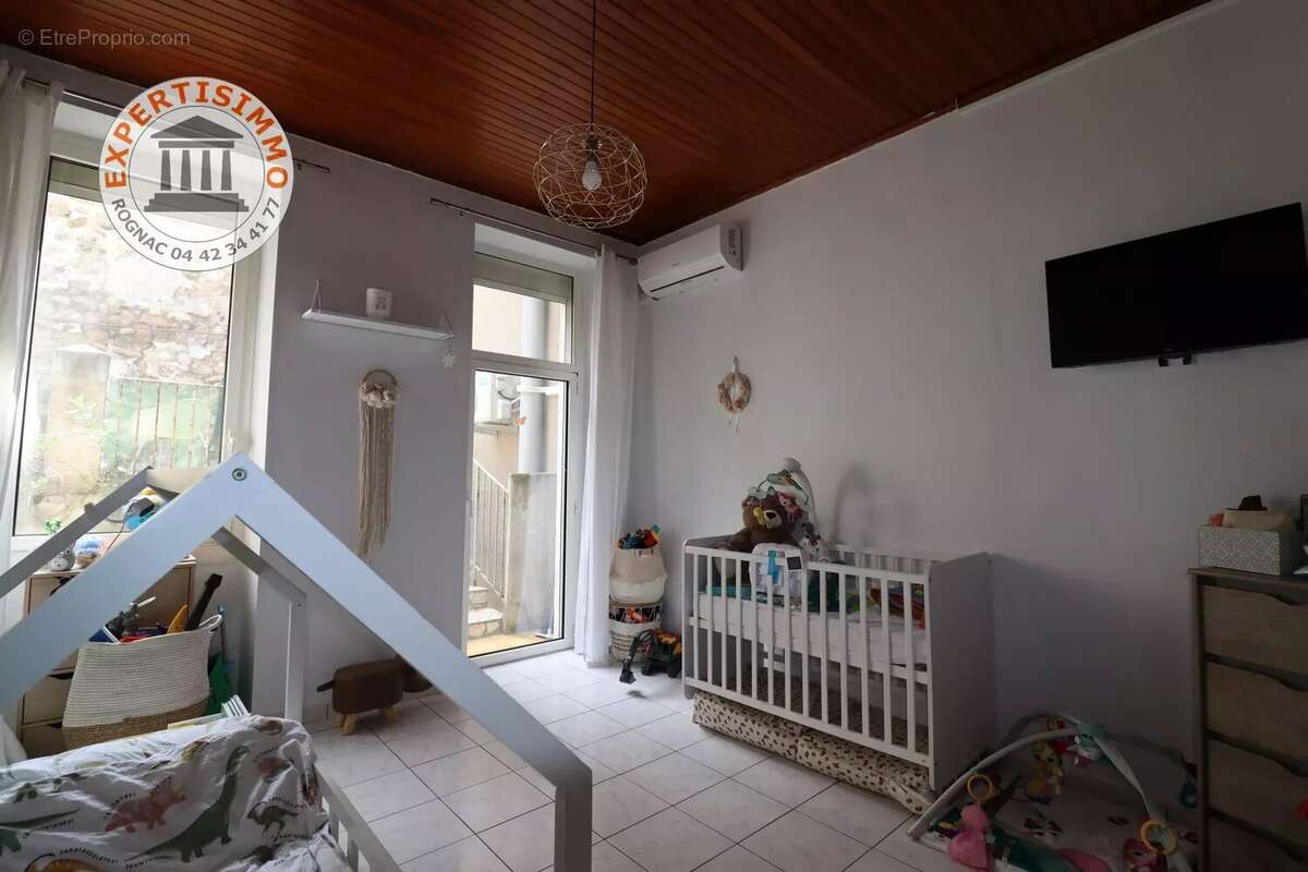 Appartement à MARSEILLE-2E