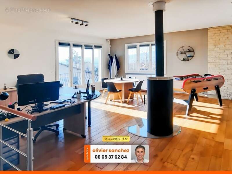 COURNON (63) - 7 pièces - DPE D - 162m² -  Vue dégagée sur la chaîne des Puys - photo 4