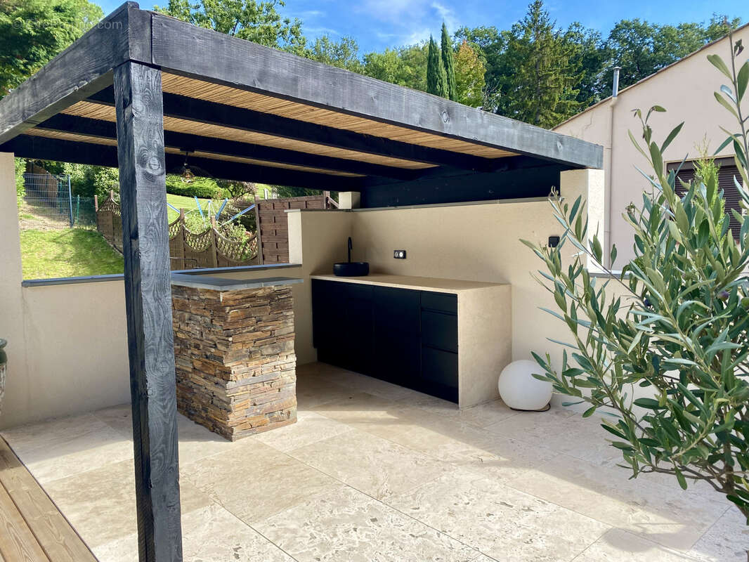 Maison à MONTAIGUT-SUR-SAVE