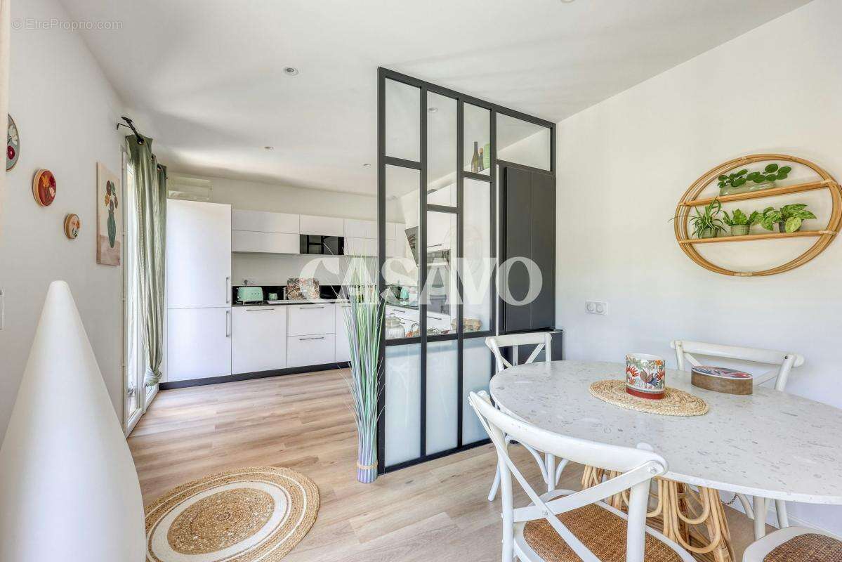 Vente Appartement 3 pièces de 69m² - 13640 La Roque-d'Anthéron - photo 8