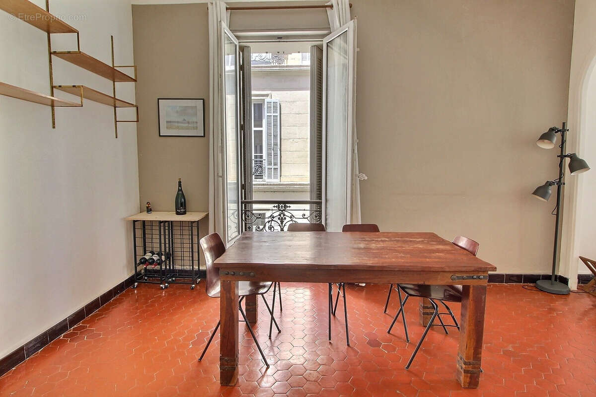 Appartement à MARSEILLE-6E