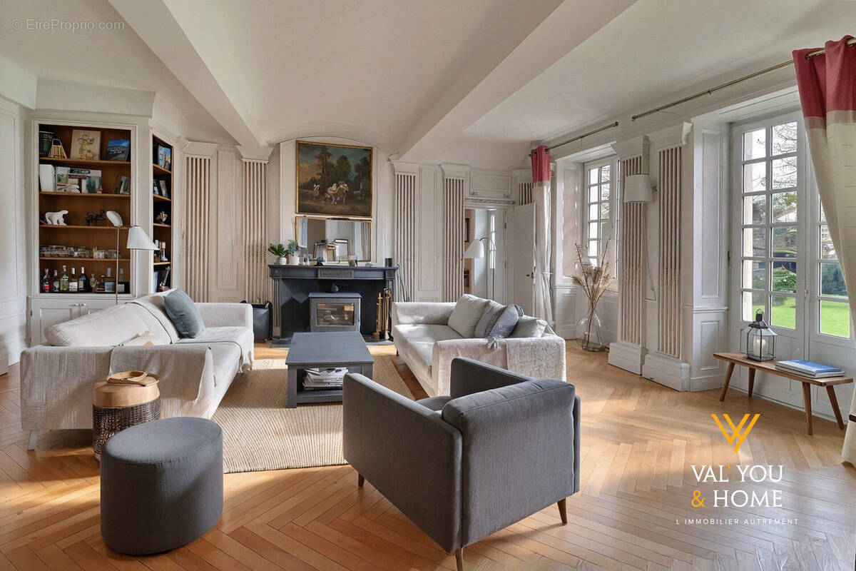 Maison à SAINT-GENIS-LAVAL