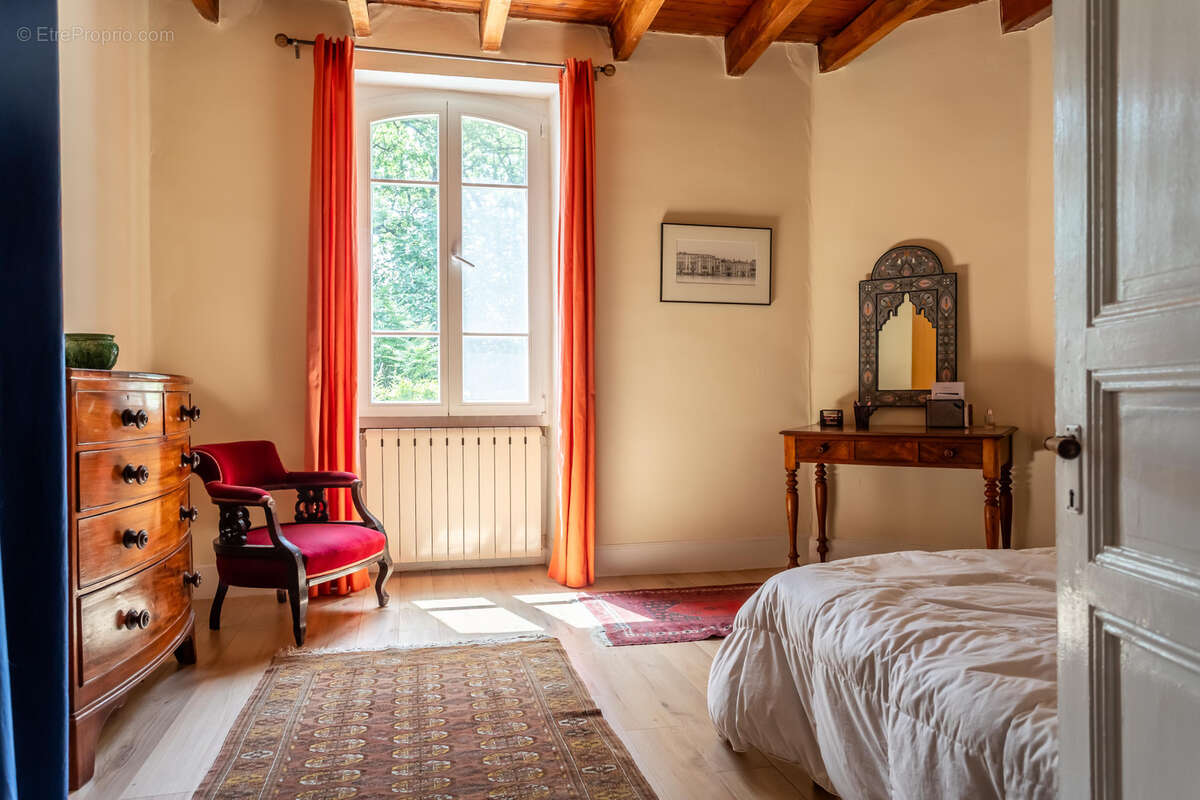 Maison de campagne avec annexes, piscine, grange et vue - photo 27