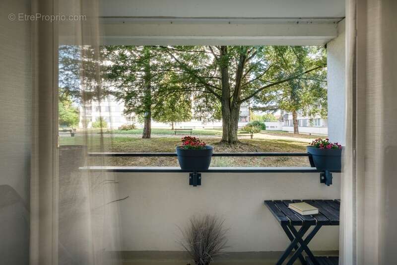 Appartement à LES CLAYES-SOUS-BOIS