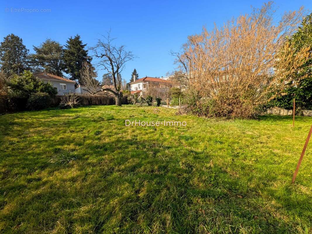 Terrain à CHAMPAGNE-AU-MONT-D&#039;OR