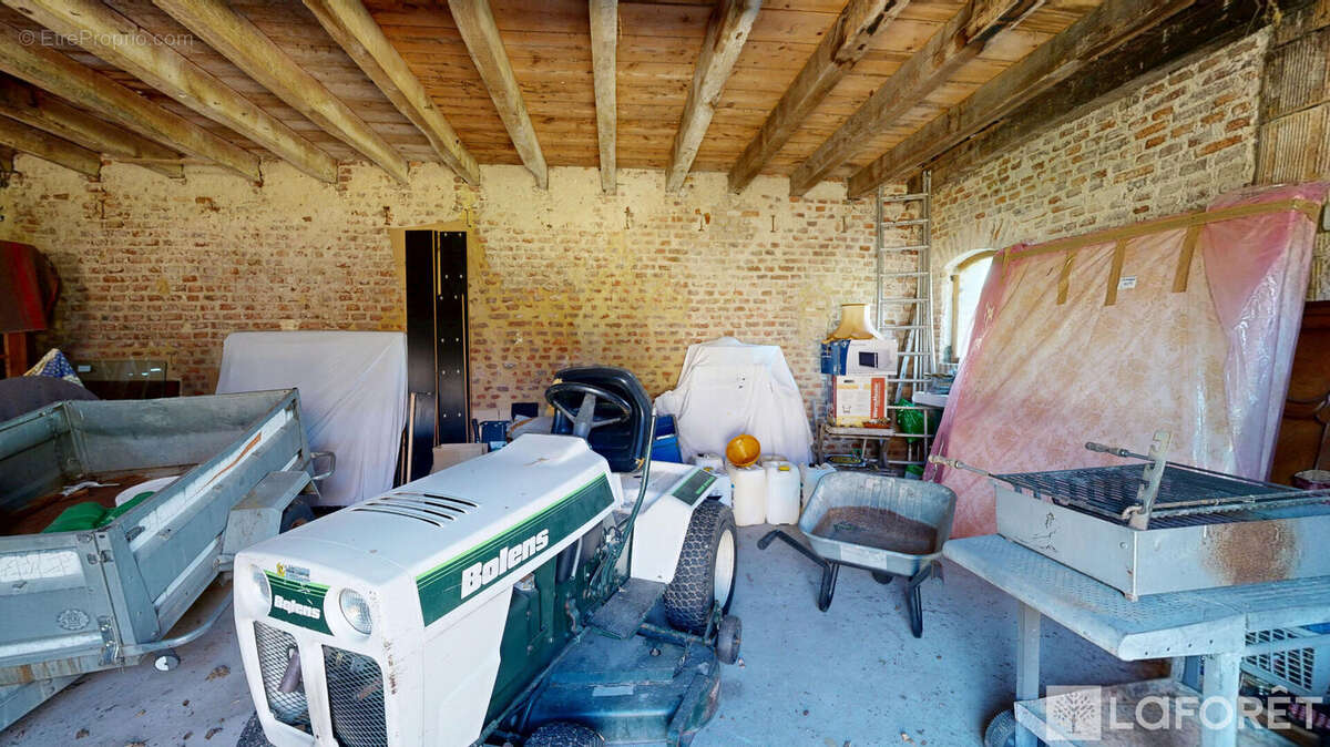 Ancienne cure du XVIIIe,  Propriété de caractère avec dépendances sur 1,7 ha - photo 17