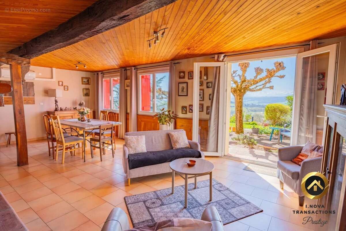 Maison à MONTESQUIEU-VOLVESTRE