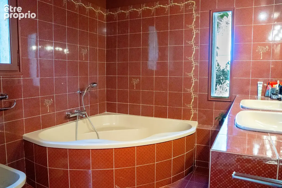 Maison d'architecte à Gignac-la-Nerthe , avec piscine et grand terrain - photo 12