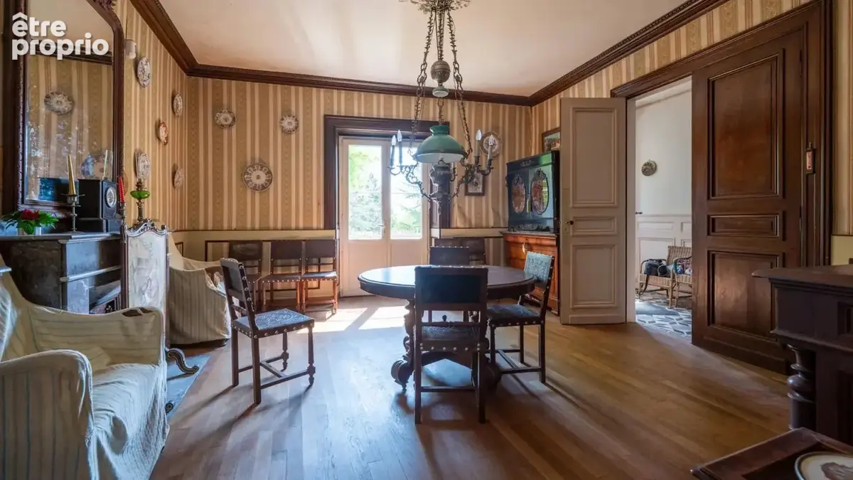 Payrac – Élégante maison bourgeoise en pierre de 258 m² avec 6 c - photo 8