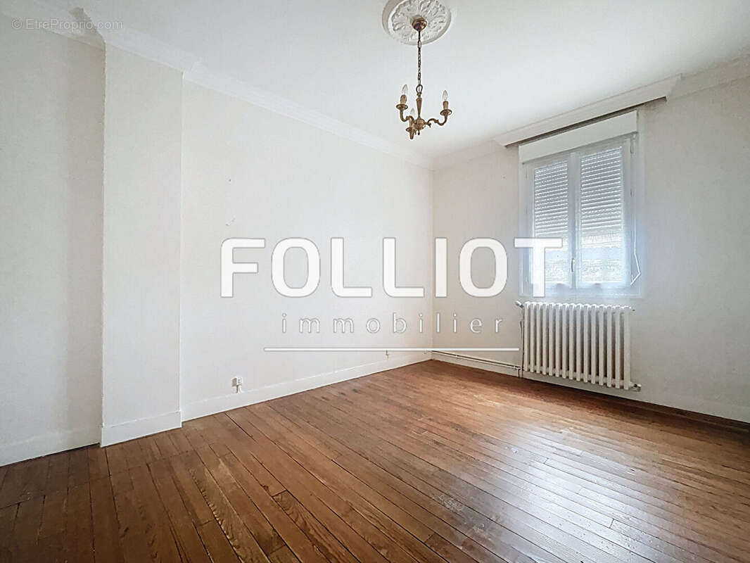 A vendre - Maison de bourg Gavray - photo 9