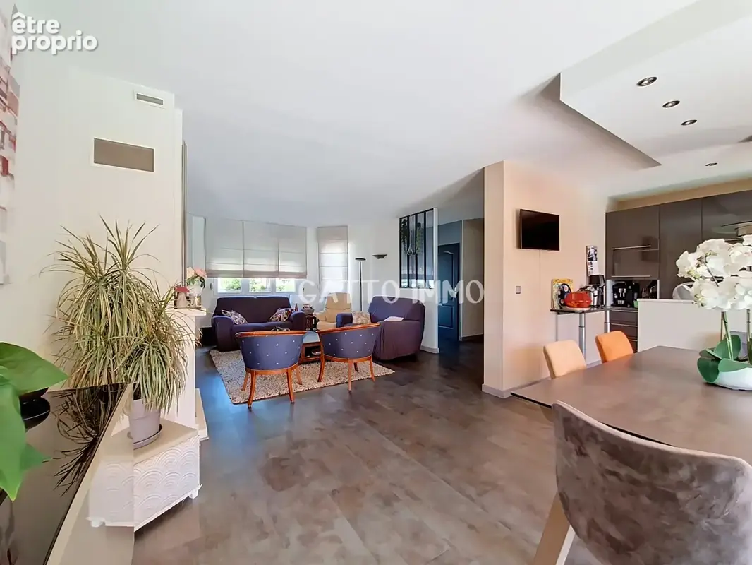 Maison de 140 m2 avec piscine sur 9 ares de terrain - photo 7