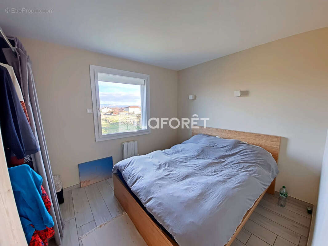 Maison à SURY-LE-COMTAL