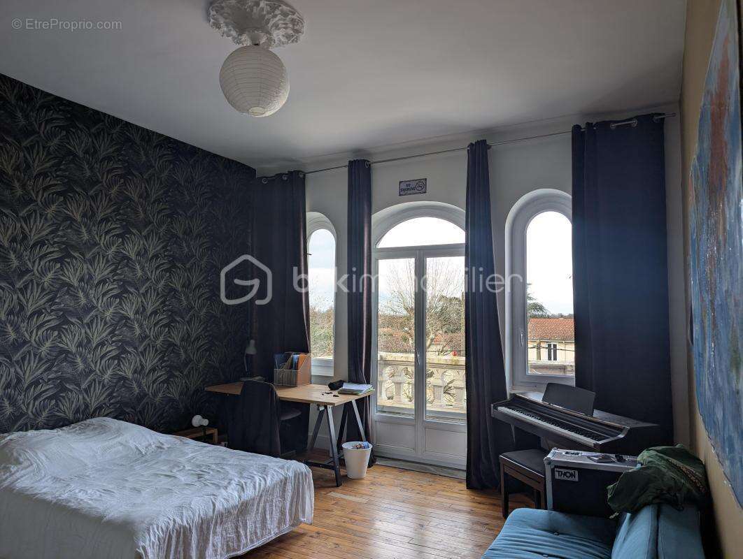 Maison à MONTROND-LES-BAINS