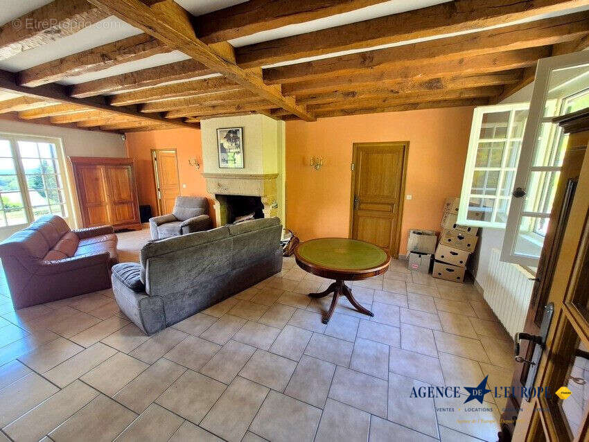 Maison 200 m² à Abrest  - photo 7