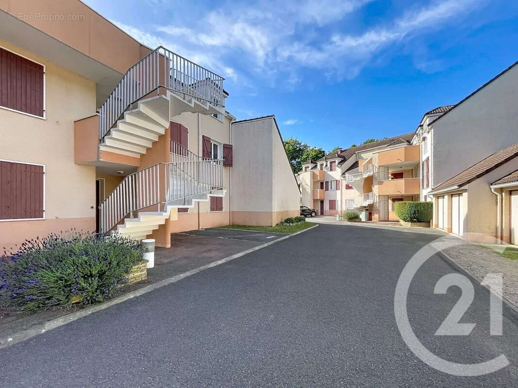 Appartement à MOISSY-CRAMAYEL