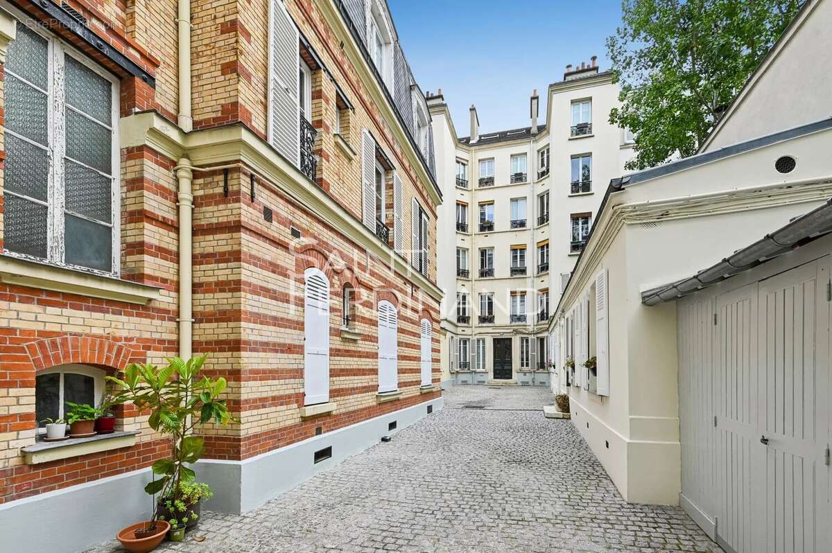 Appartement à NEUILLY-SUR-SEINE