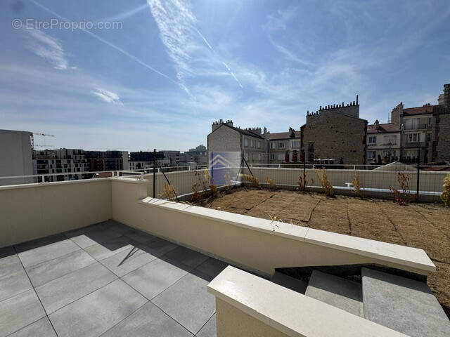 Appartement à COURBEVOIE