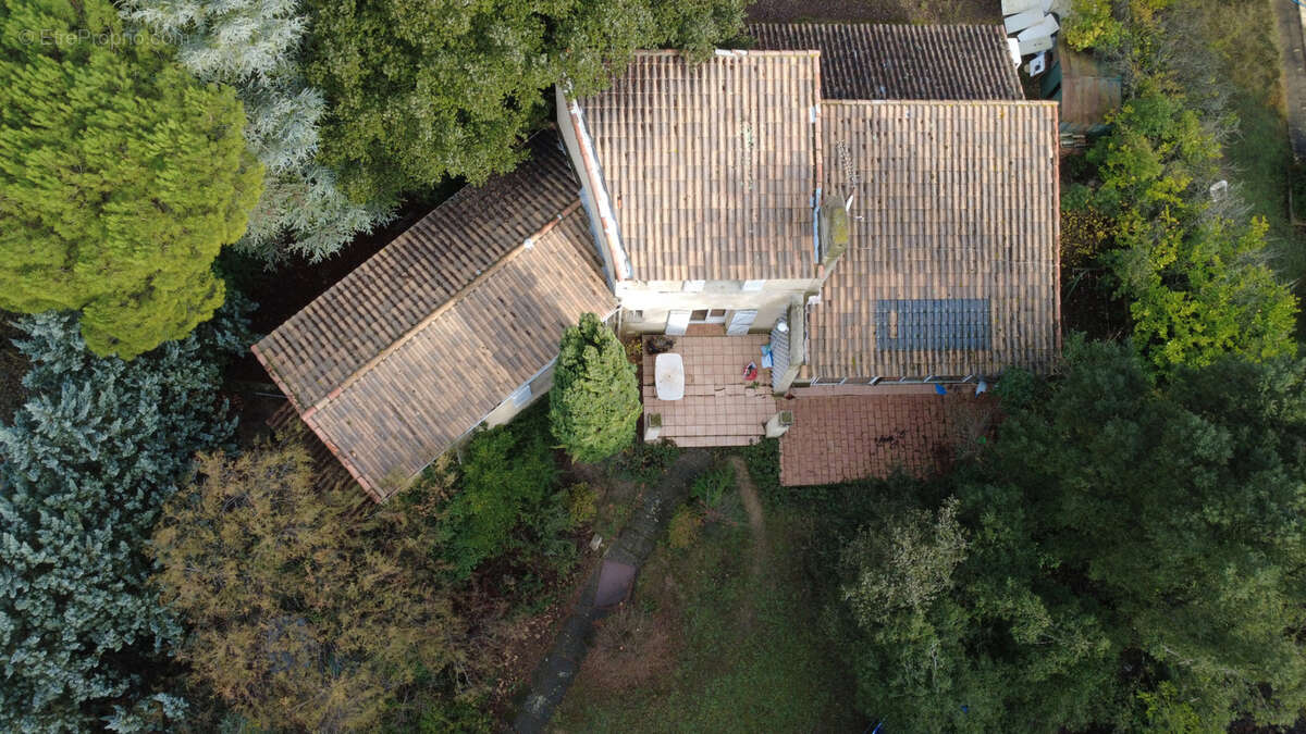 Maison à CHATEAUNEUF-LE-ROUGE