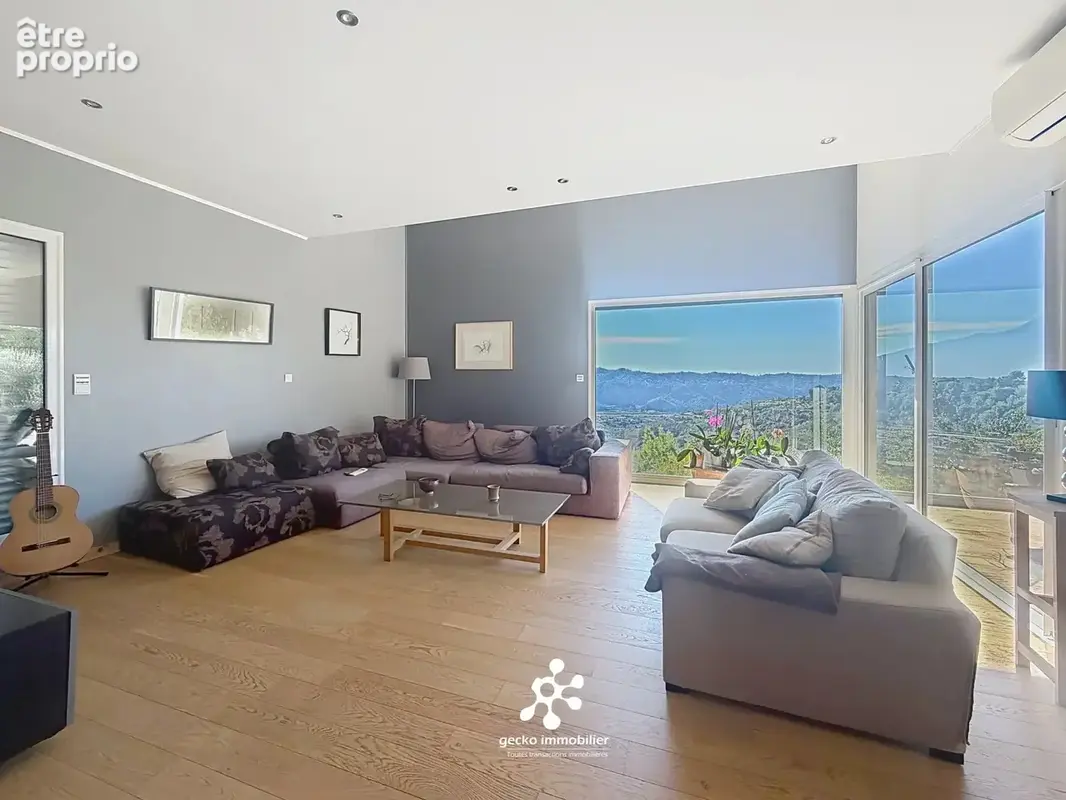Carros - Les plans - Maison d’architecte avec piscine et terrain de 3000 m2 - photo 6